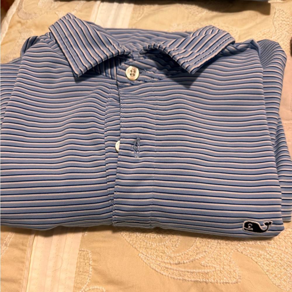 Vineyard vines Men's Blue Striped performance short sleeve shirt